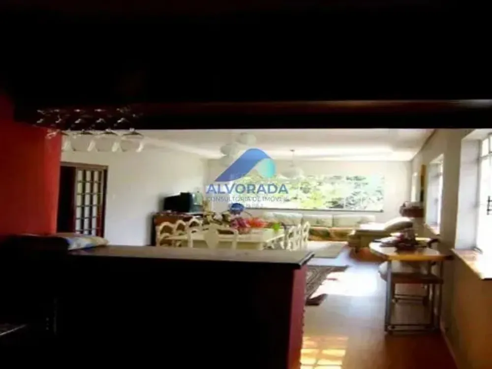 Casa, 6 quartos, 250 m² - Foto 2