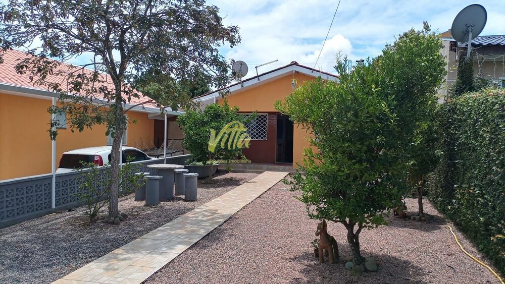 Casa à venda com 5 quartos, 195m² - Foto 2