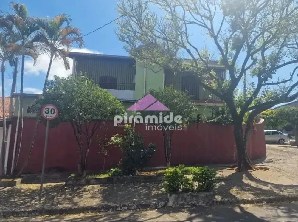 Casa, 4 quartos, 327 m² - Foto 2