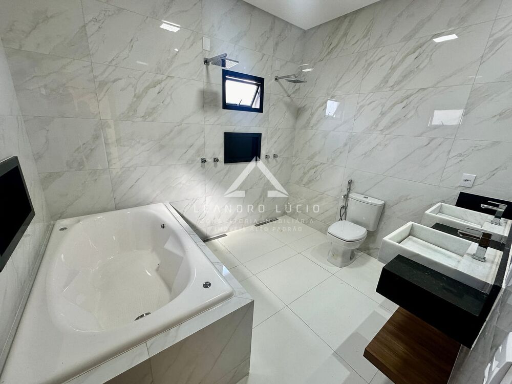 Casa à venda com 3 quartos, 197m² - Foto 2