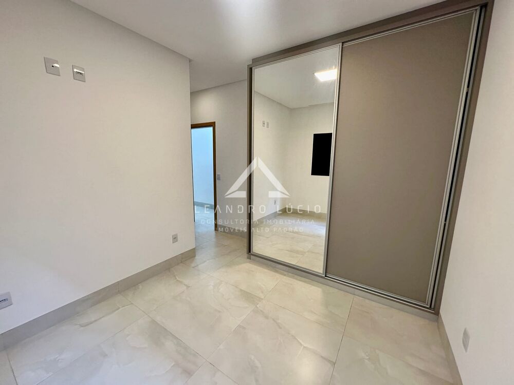 Casa à venda com 3 quartos, 197m² - Foto 3