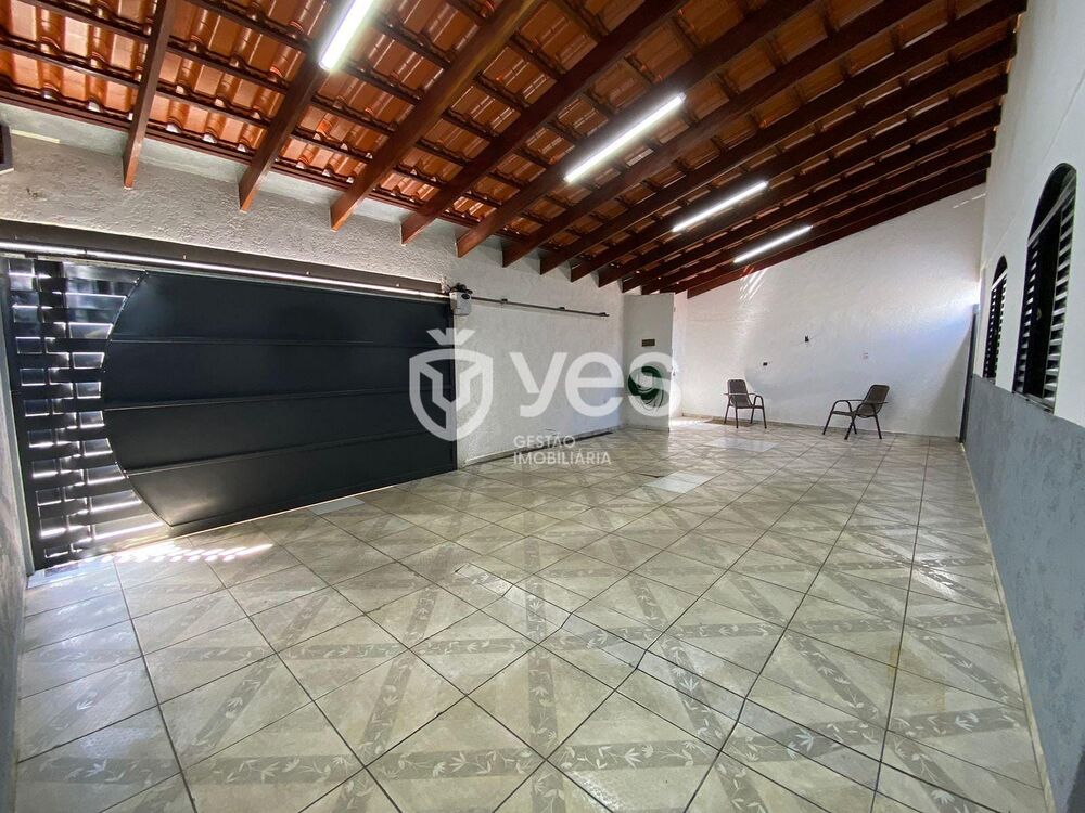 Casa à venda com 4 quartos, 160m² - Foto 2