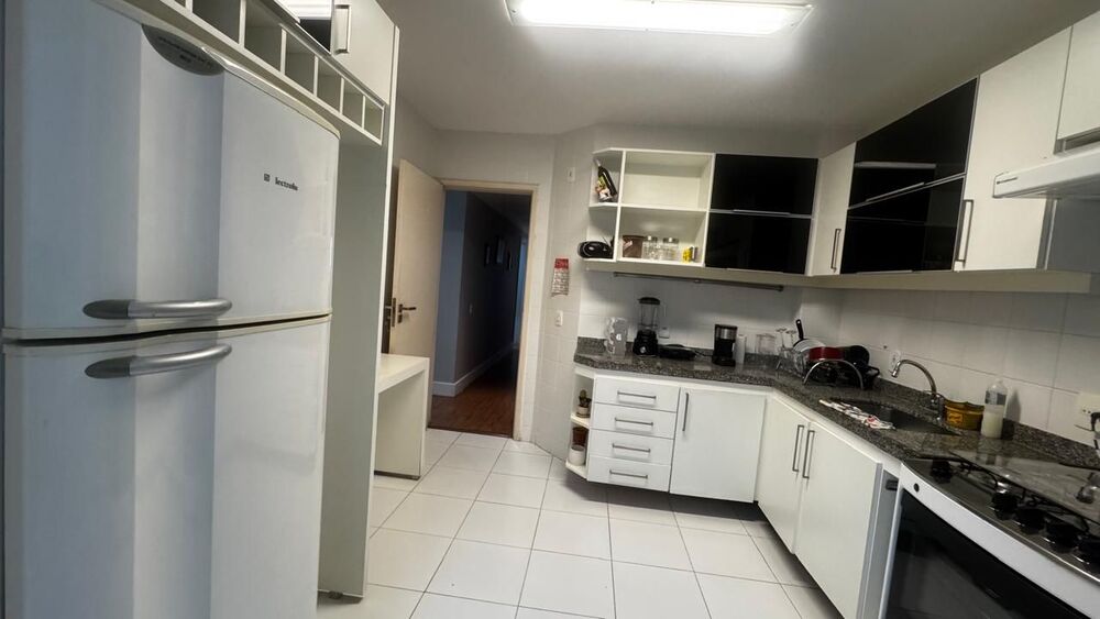 Apartamento à venda com 4 quartos, 211m² - Foto 10