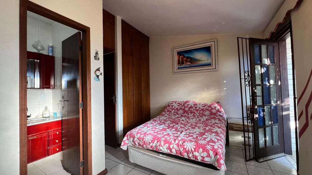 Casa à venda com 2 quartos, 95m² - Foto 3
