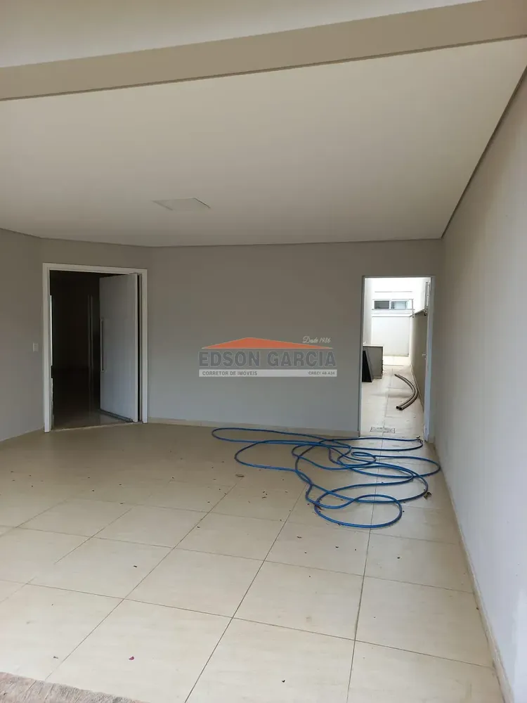Casa, 3 quartos, 244 m² - Foto 2