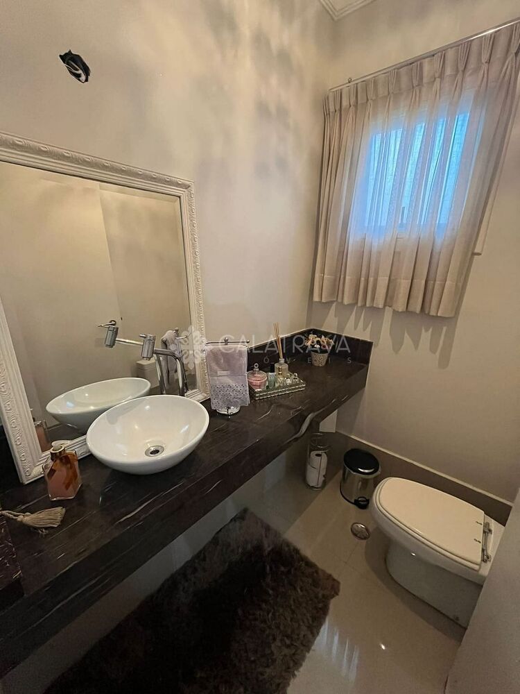 Casa à venda com 4 quartos, 320m² - Foto 3