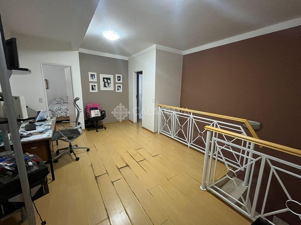 Casa à venda com 4 quartos, 320m² - Foto 8