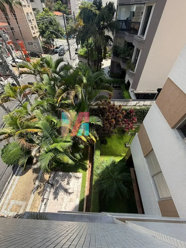 Apartamento, 3 quartos, 241 m² - Foto 1