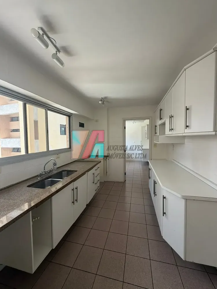 Apartamento, 3 quartos, 241 m² - Foto 3