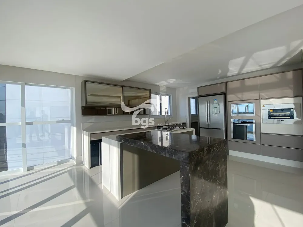 Apartamento, 4 quartos, 237 m² - Foto 2