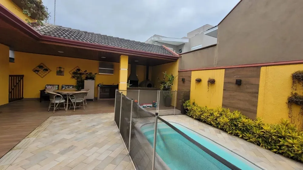 Casa, 3 quartos, 181 m² - Foto 1