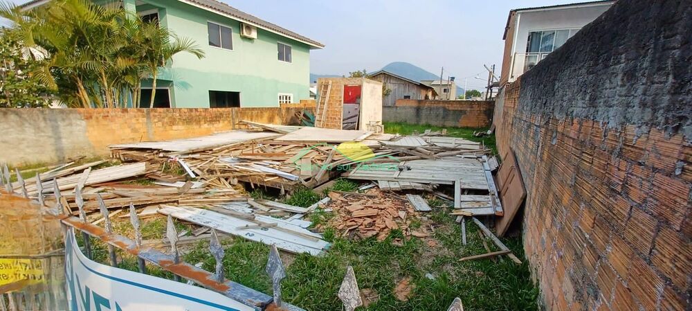 Terreno à venda, 200m² - Foto 1