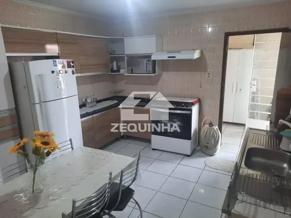 Casa, 3 quartos, 176 m² - Foto 2