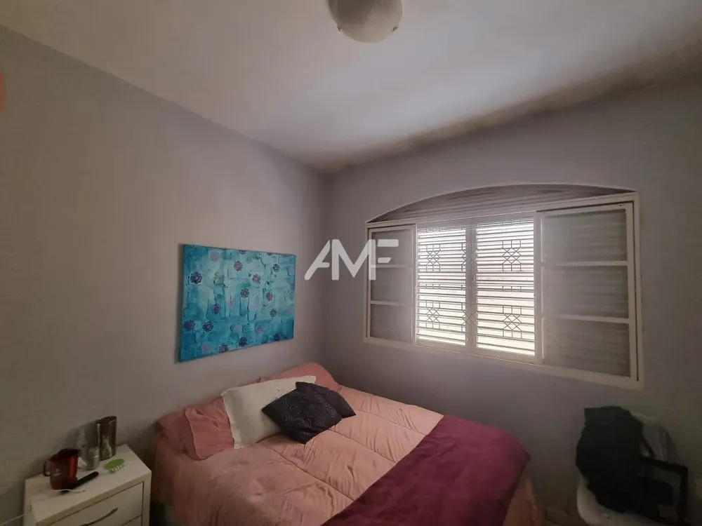 Casa, 3 quartos, 247 m² - Foto 2