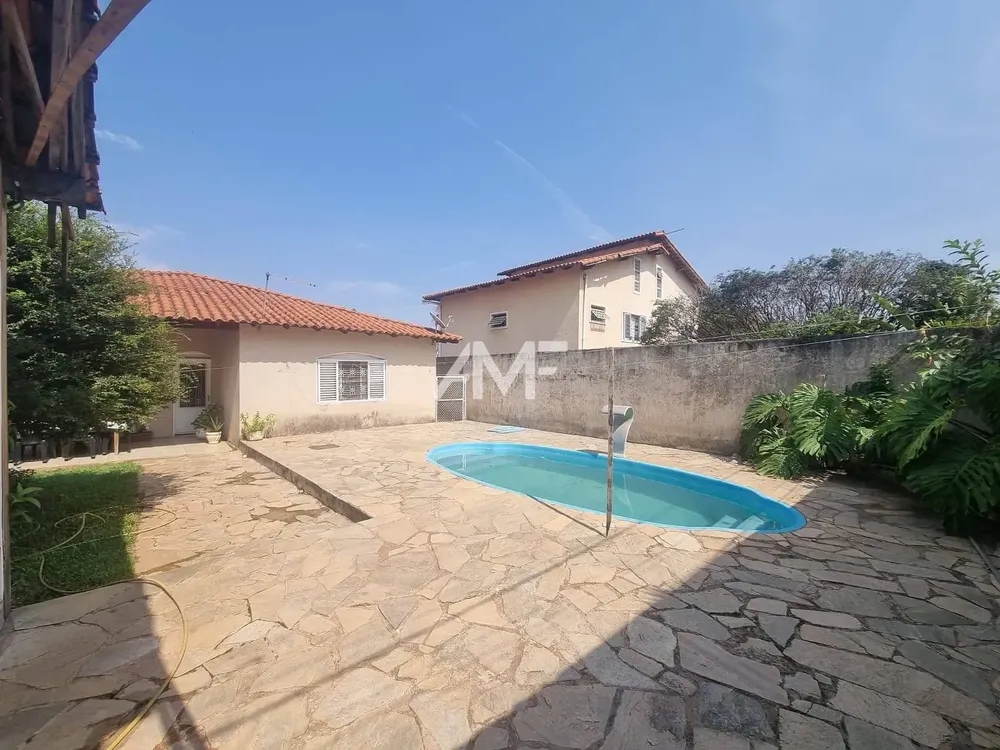 Casa, 3 quartos, 247 m² - Foto 1