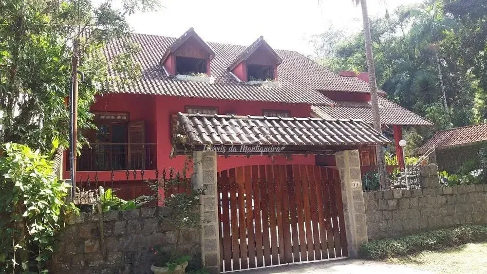 Casa, 3 quartos, 231 m² - Foto 1