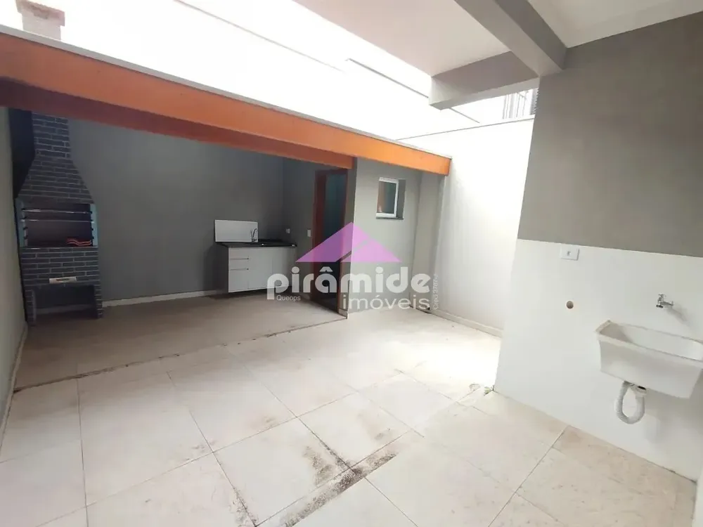 Casa, 3 quartos, 168 m² - Foto 2