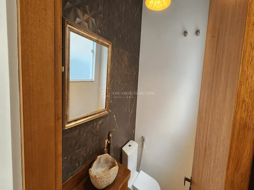 Casa, 3 quartos, 214 m² - Foto 1