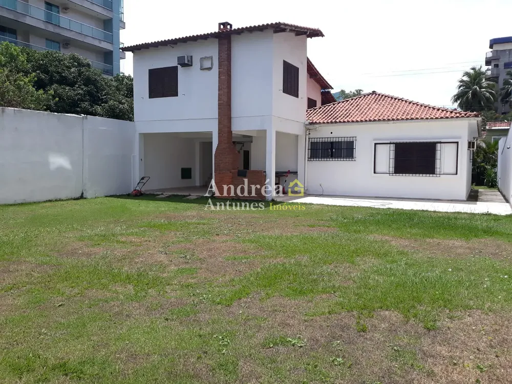 Casa, 4 quartos, 250 m² - Foto 1