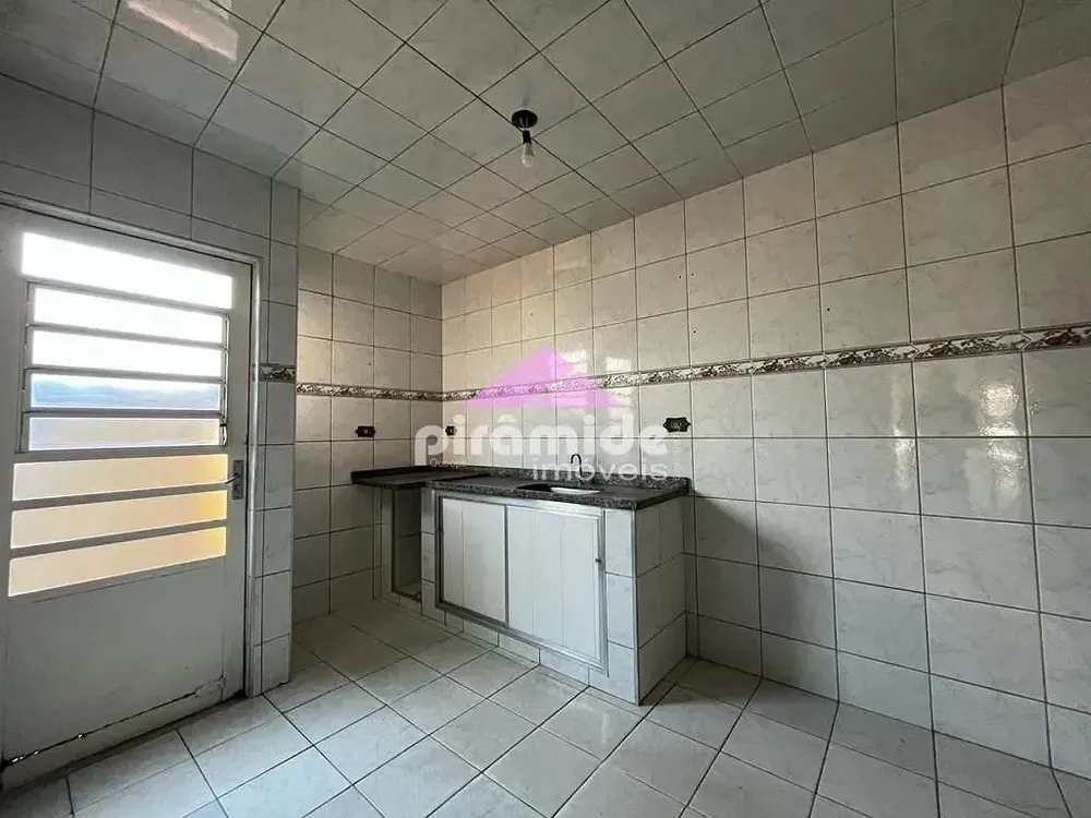 Casa, 8 quartos, 197 m² - Foto 1