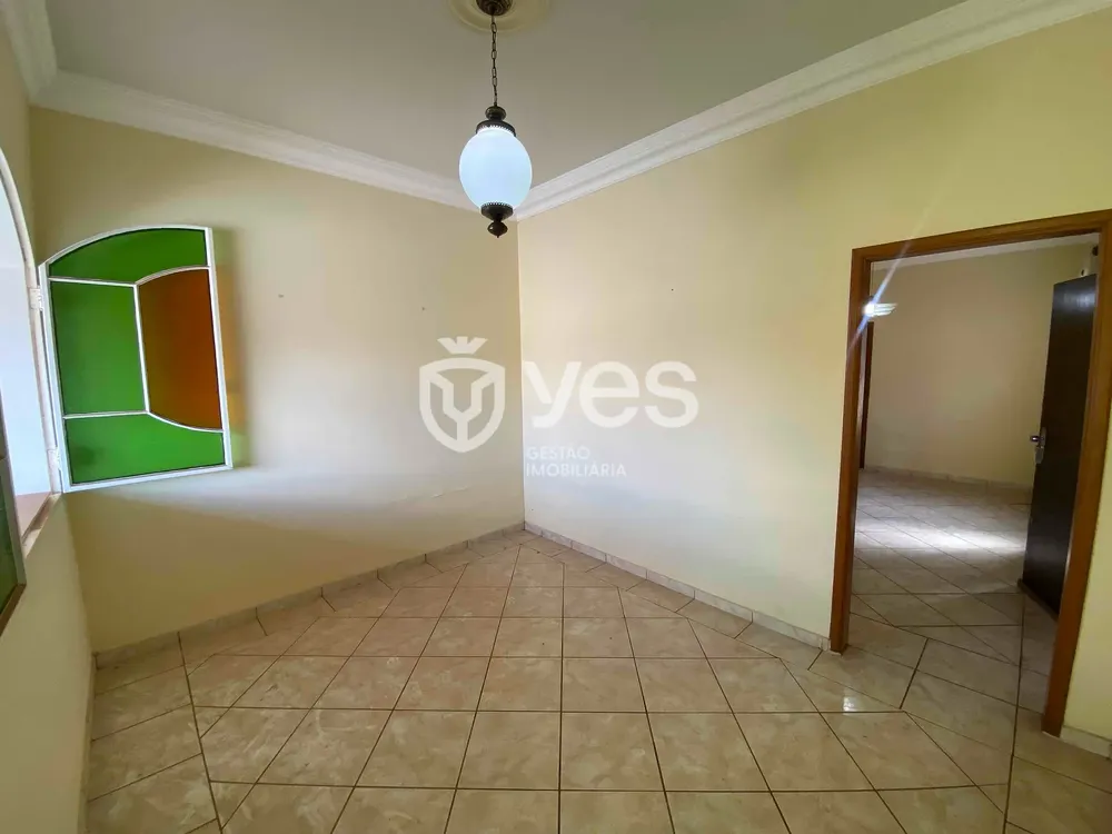 Casa, 4 quartos, 266 m² - Foto 1