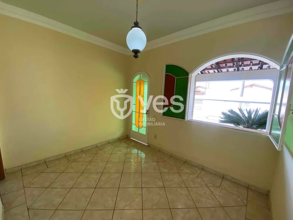 Casa, 4 quartos, 266 m² - Foto 2