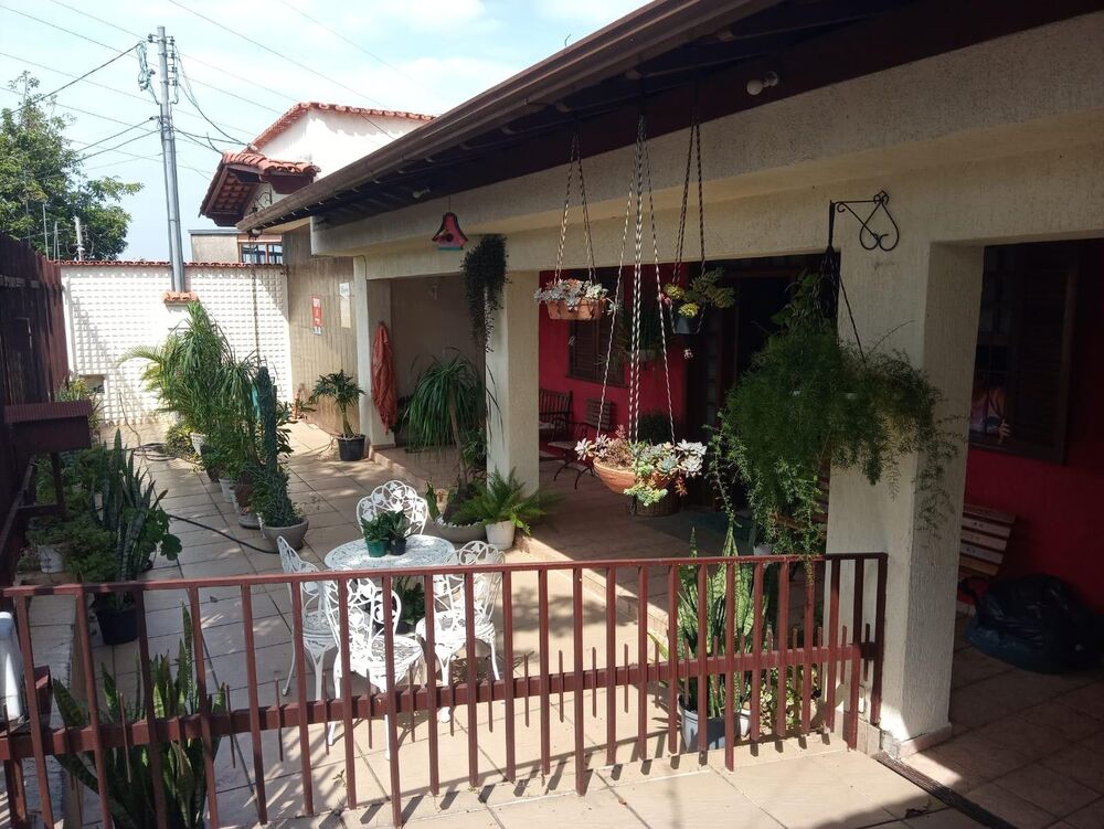 Casa à venda com 4 quartos, 500m² - Foto 1