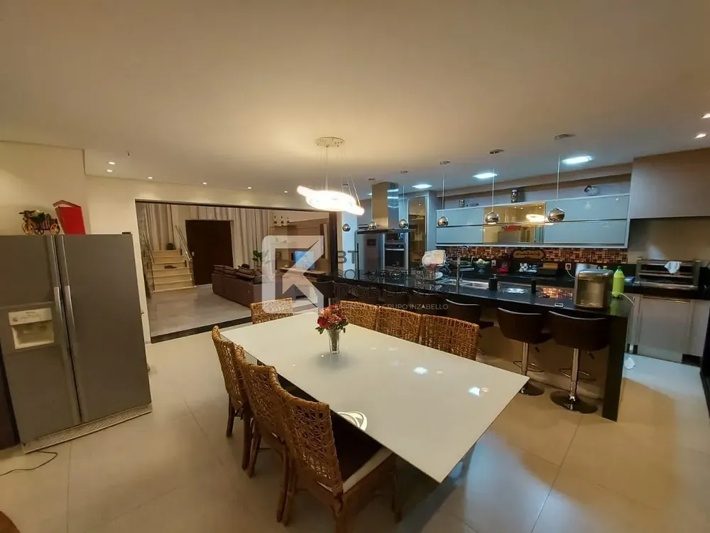 Sobrado, 3 quartos, 253 m² - Foto 1
