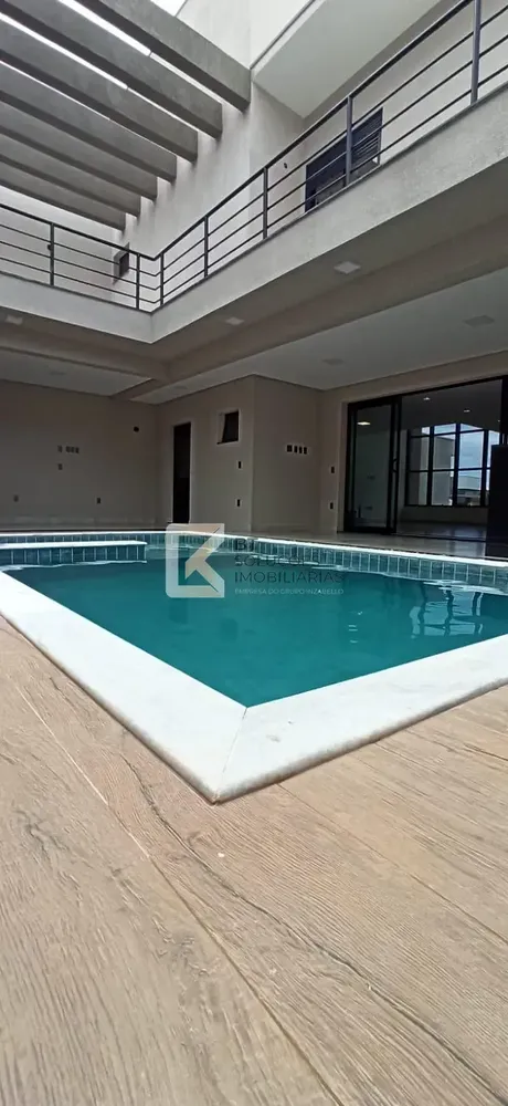 Sobrado, 3 quartos, 307 m² - Foto 1