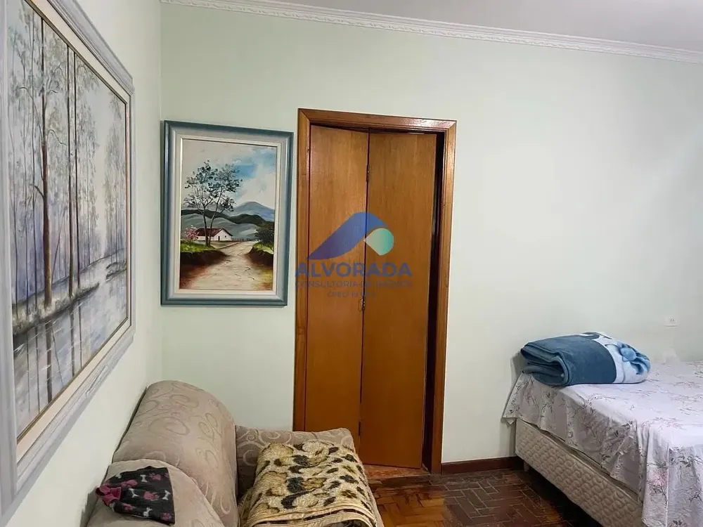 Casa, 3 quartos, 218 m² - Foto 4