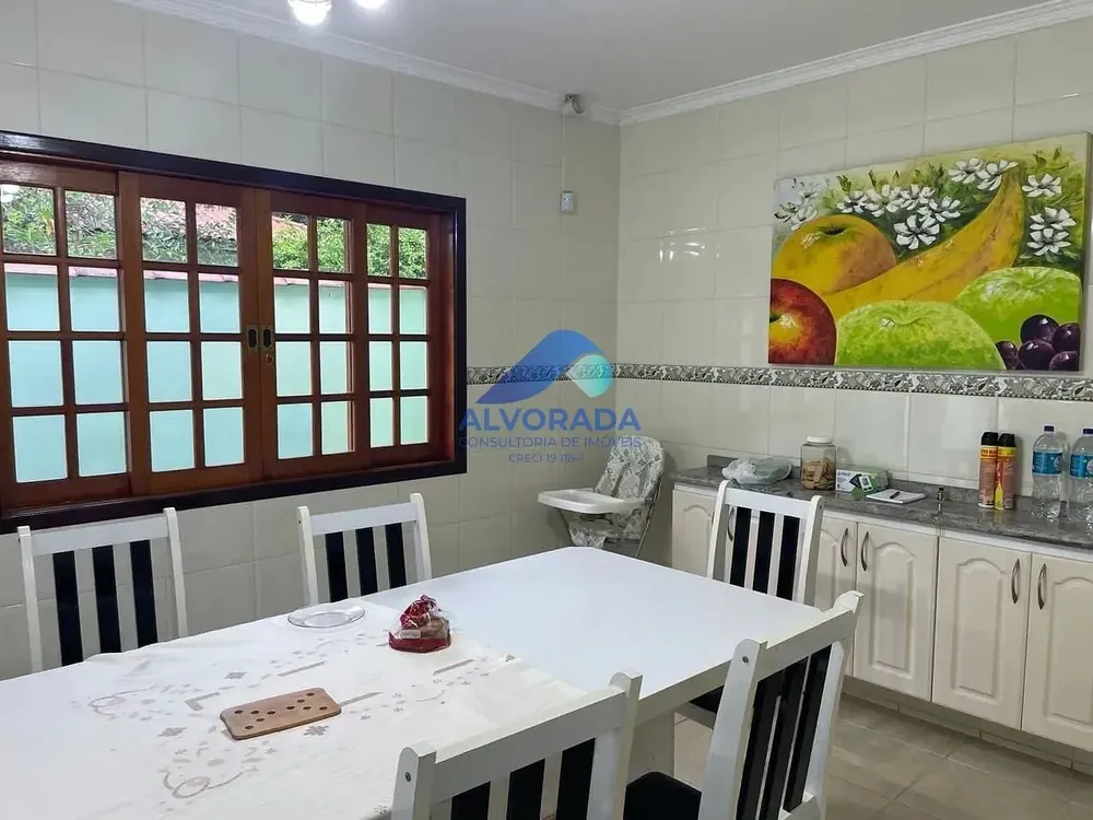 Casa, 3 quartos, 218 m² - Foto 3