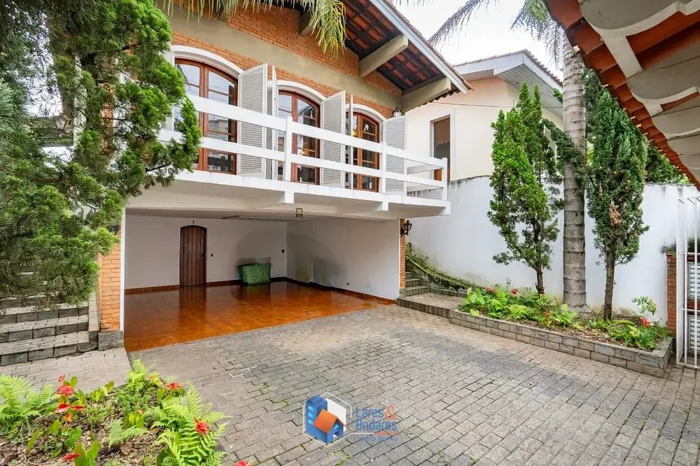 Sobrado, 3 quartos, 303 m² - Foto 1