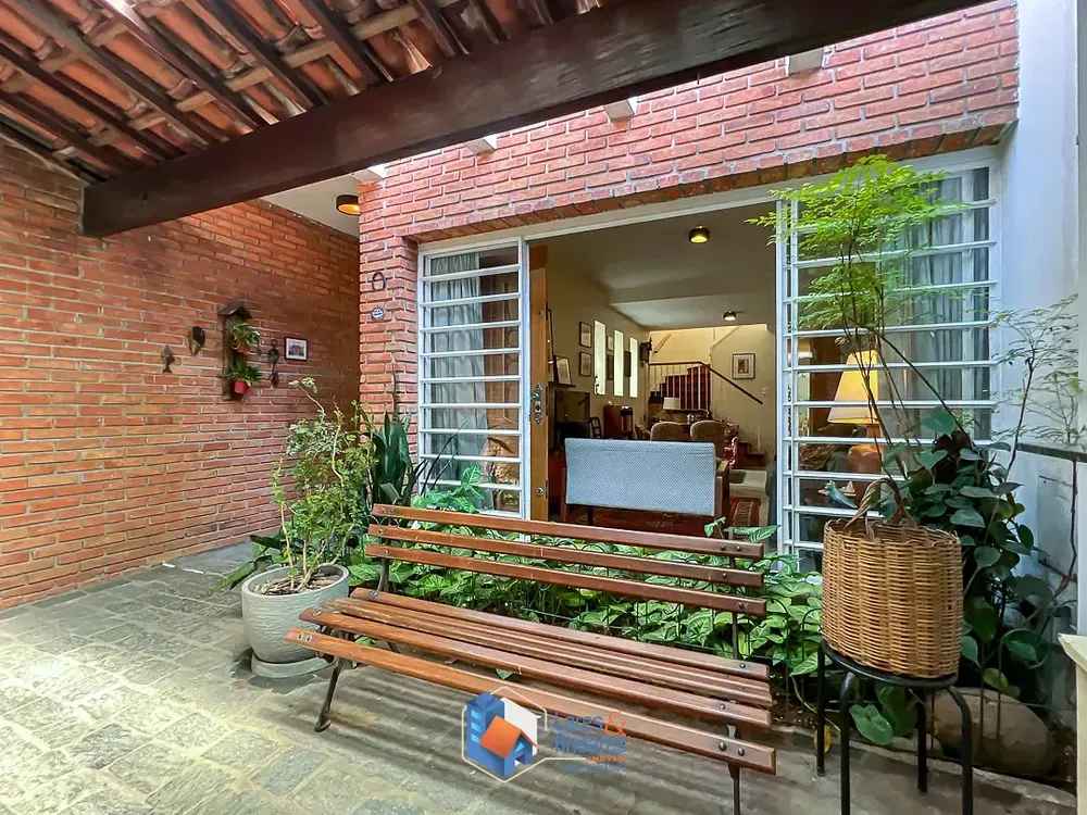 Casa, 5 quartos, 231 m² - Foto 1