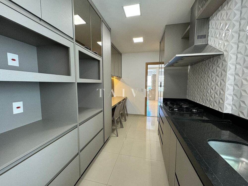Apartamento à venda com 3 quartos, 122m² - Foto 5