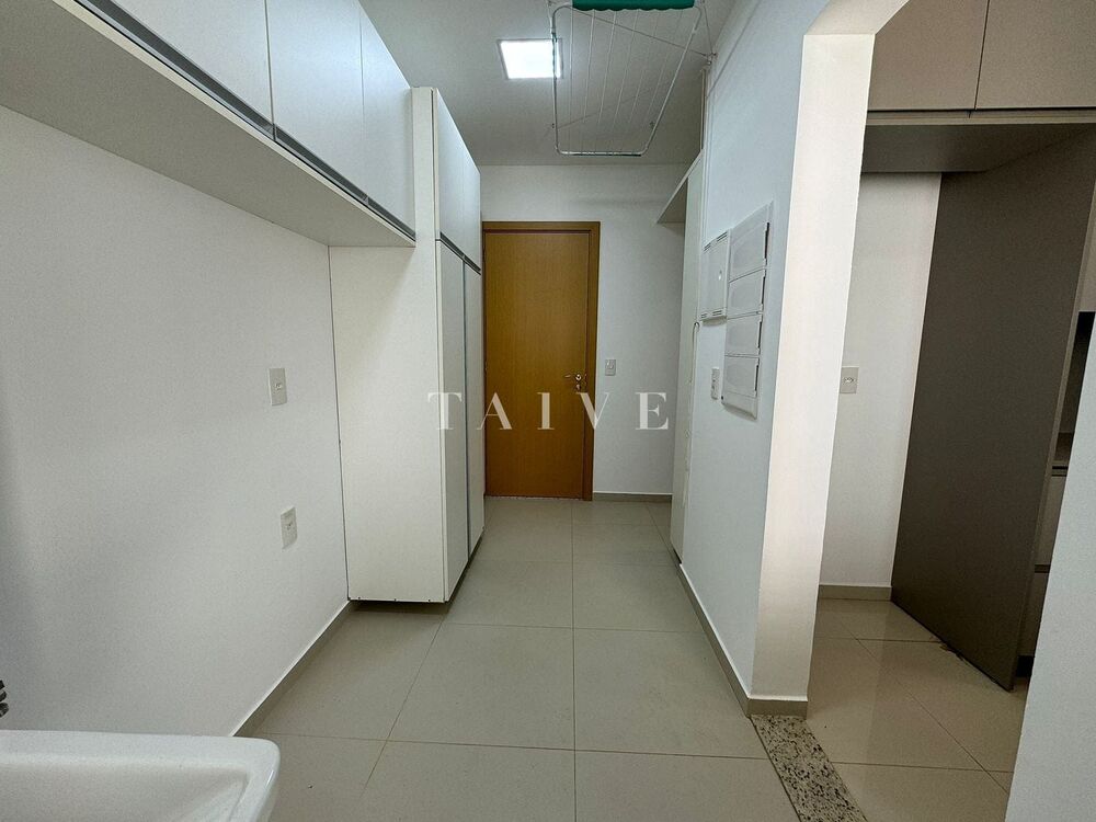 Apartamento à venda com 3 quartos, 122m² - Foto 2