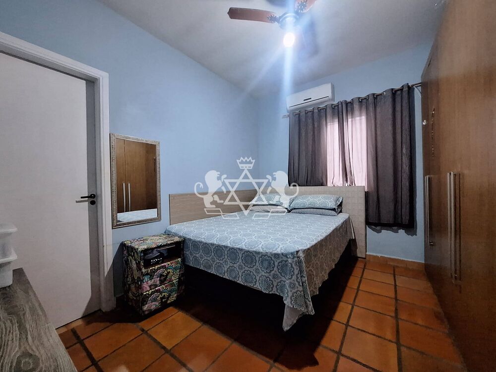 Casa à venda com 2 quartos, 72m² - Foto 4