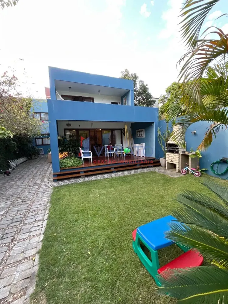 Casa, 4 quartos, 219 m² - Foto 1