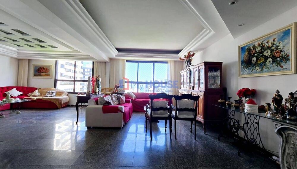 Apartamento à venda com 4 quartos, 200m² - Foto 1