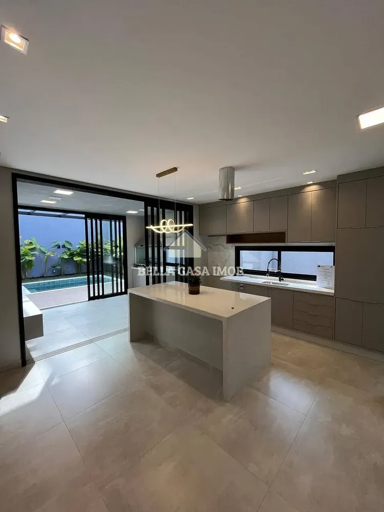Casa, 3 quartos, 181 m² - Foto 1