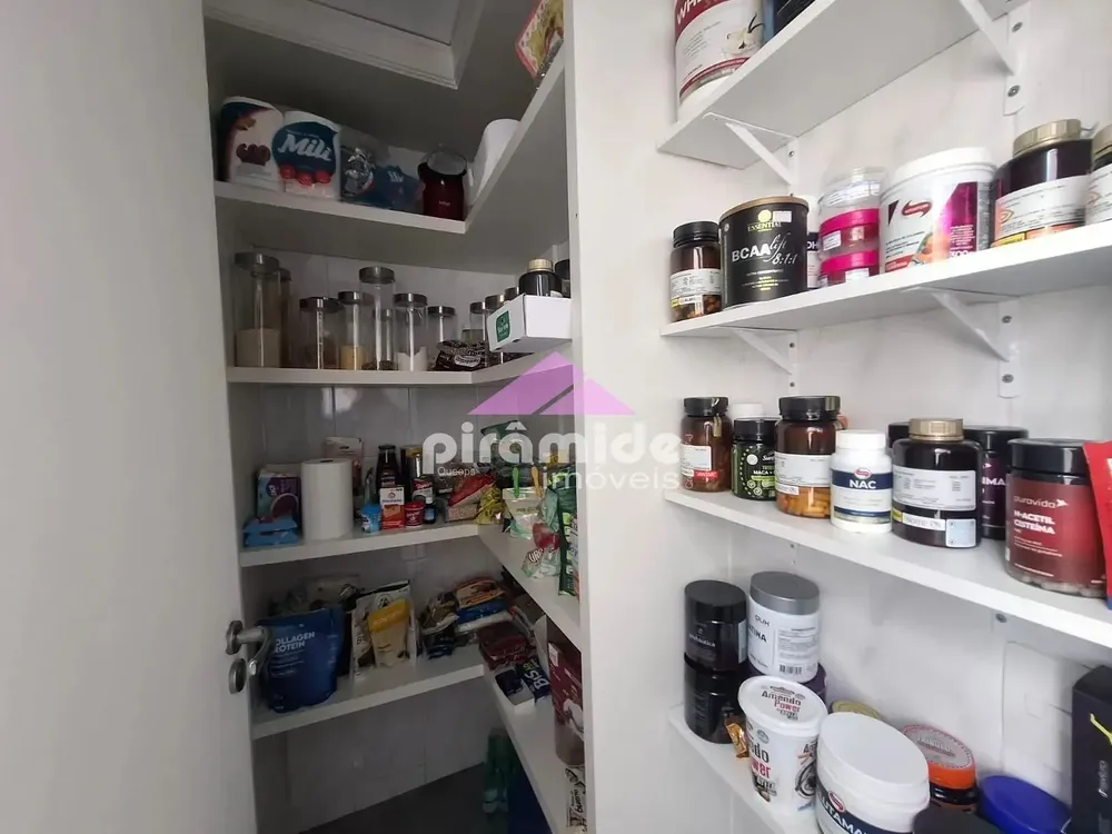 Apartamento, 3 quartos, 220 m² - Foto 2