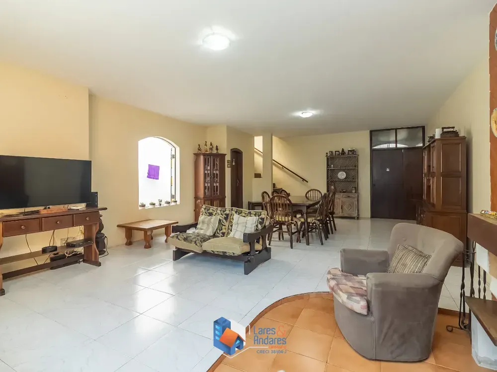 Casa, 3 quartos, 194 m² - Foto 2