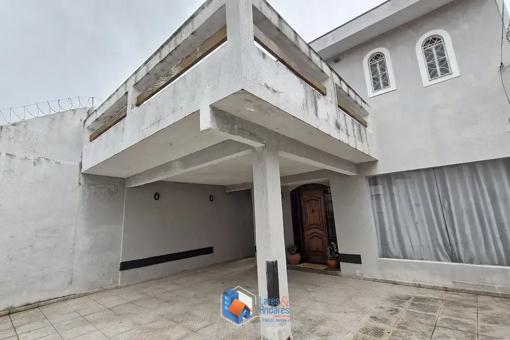 Casa, 3 quartos, 216 m² - Foto 1