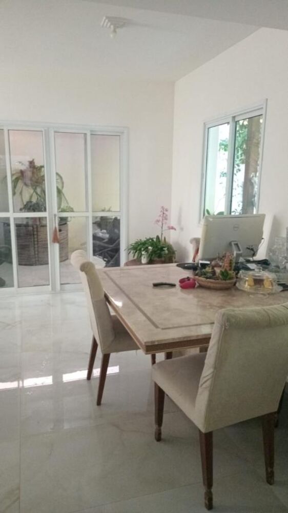 Casa, 4 quartos, 180 m² - Foto 1