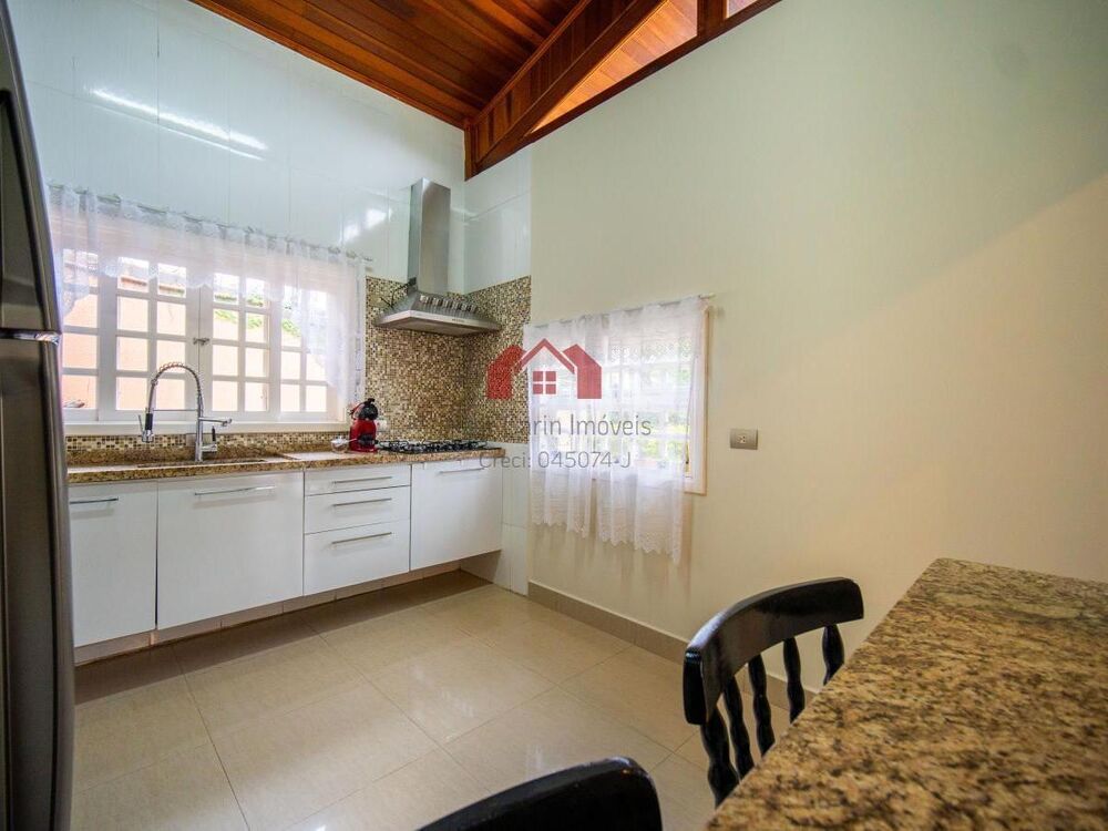 Casa à venda com 4 quartos, 255m² - Foto 9