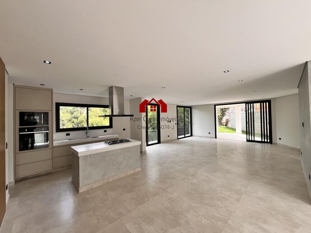 Casa à venda com 4 quartos, 319m² - Foto 3