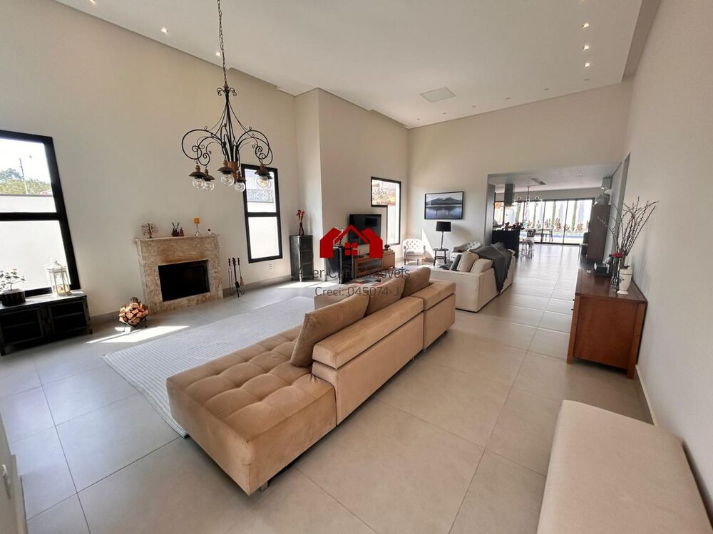 Casa de Condomínio à venda com 3 quartos, 241m² - Foto 2