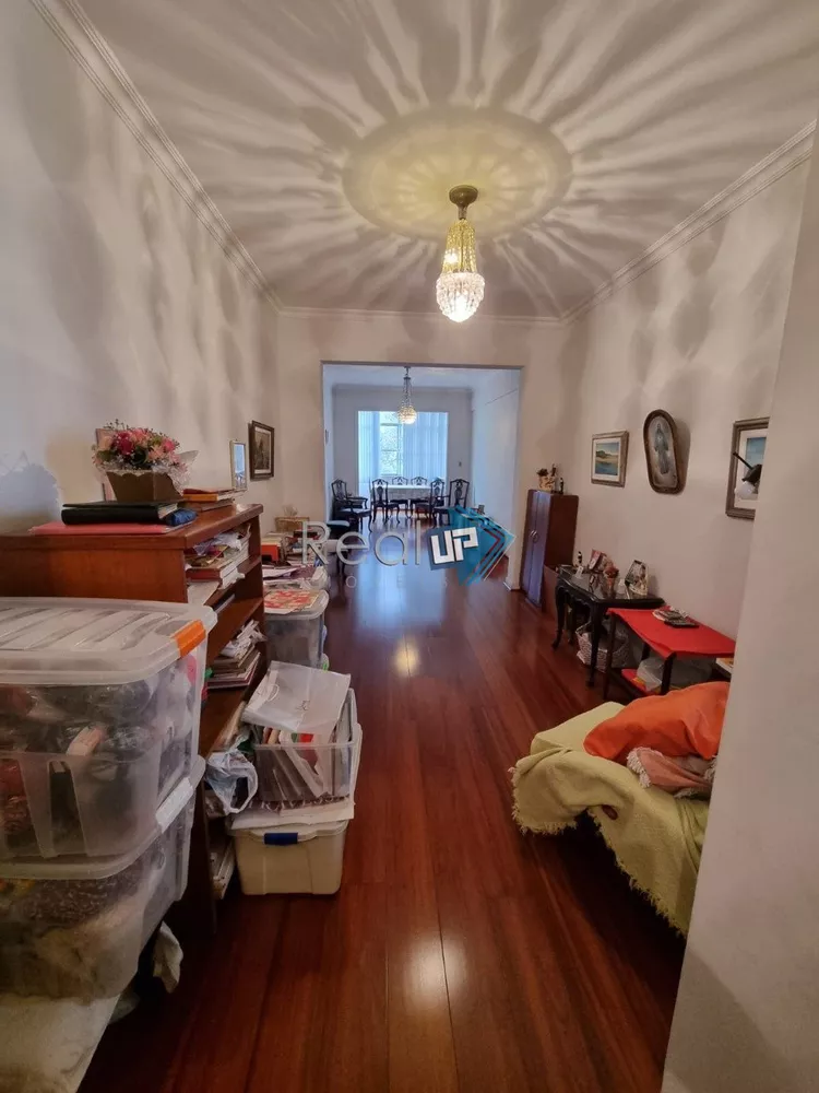 Apartamento à venda com 3 quartos, 145m² - Foto 2