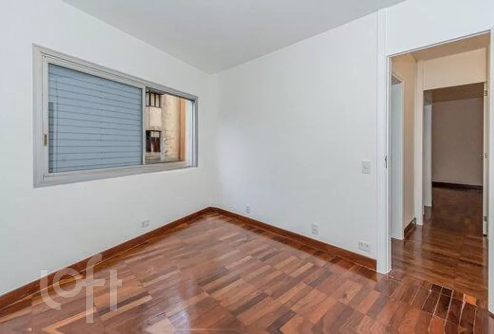 Apartamento à venda com 3 quartos, 135m² - Foto 4