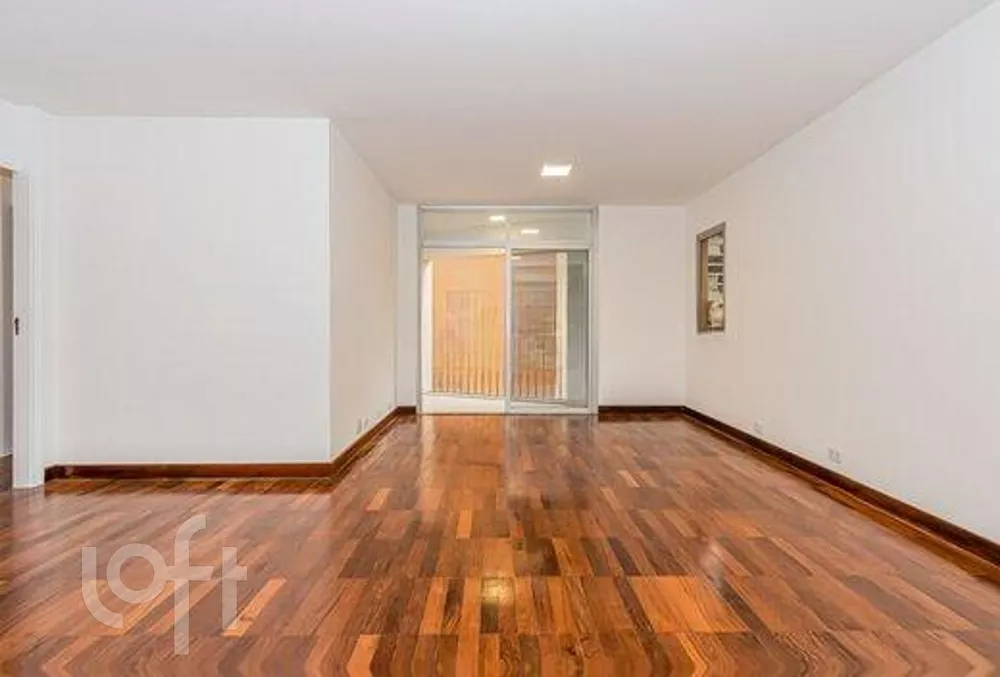 Apartamento à venda com 3 quartos, 135m² - Foto 1