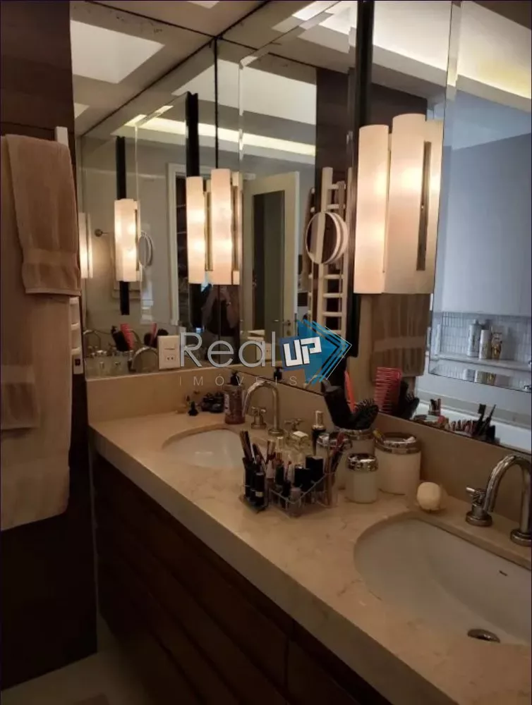 Apartamento, 3 quartos, 216 m² - Foto 1